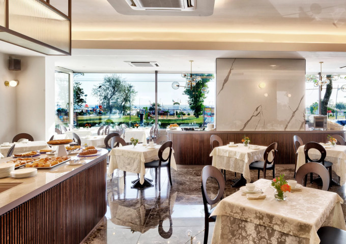 media.Slide_Ristorante_2Hotel_Mondial_Rimini